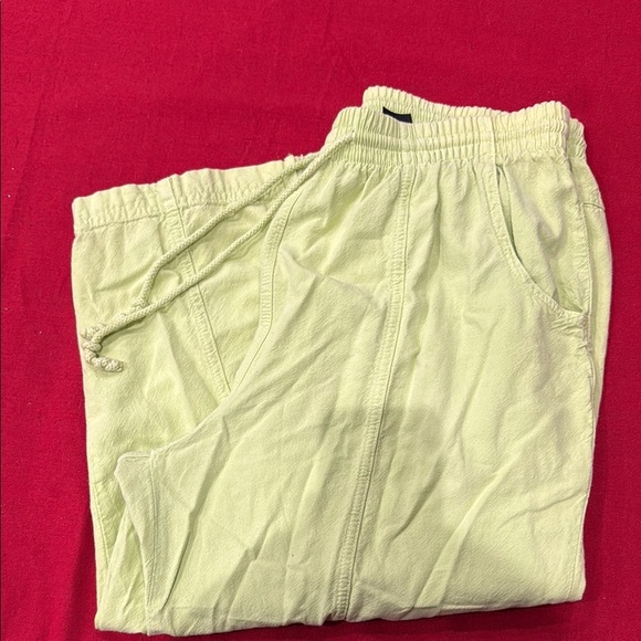 Erika lime green cotton capris - Picture 1 of 3